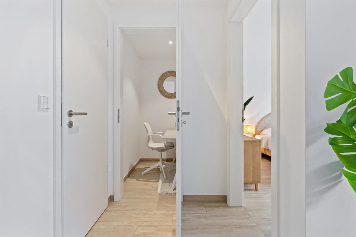Modern 1br Apt With Balcony Near City Center Appartement *