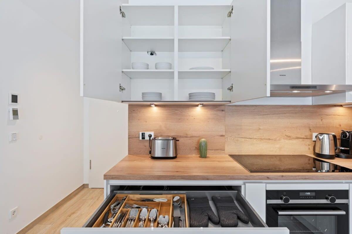 Appartement Modern 1br Apt With Balcony Near City Center *